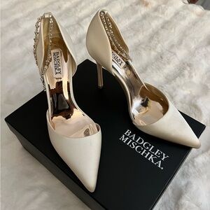 Badgley Mischka Ivory Heels with Chain Detail